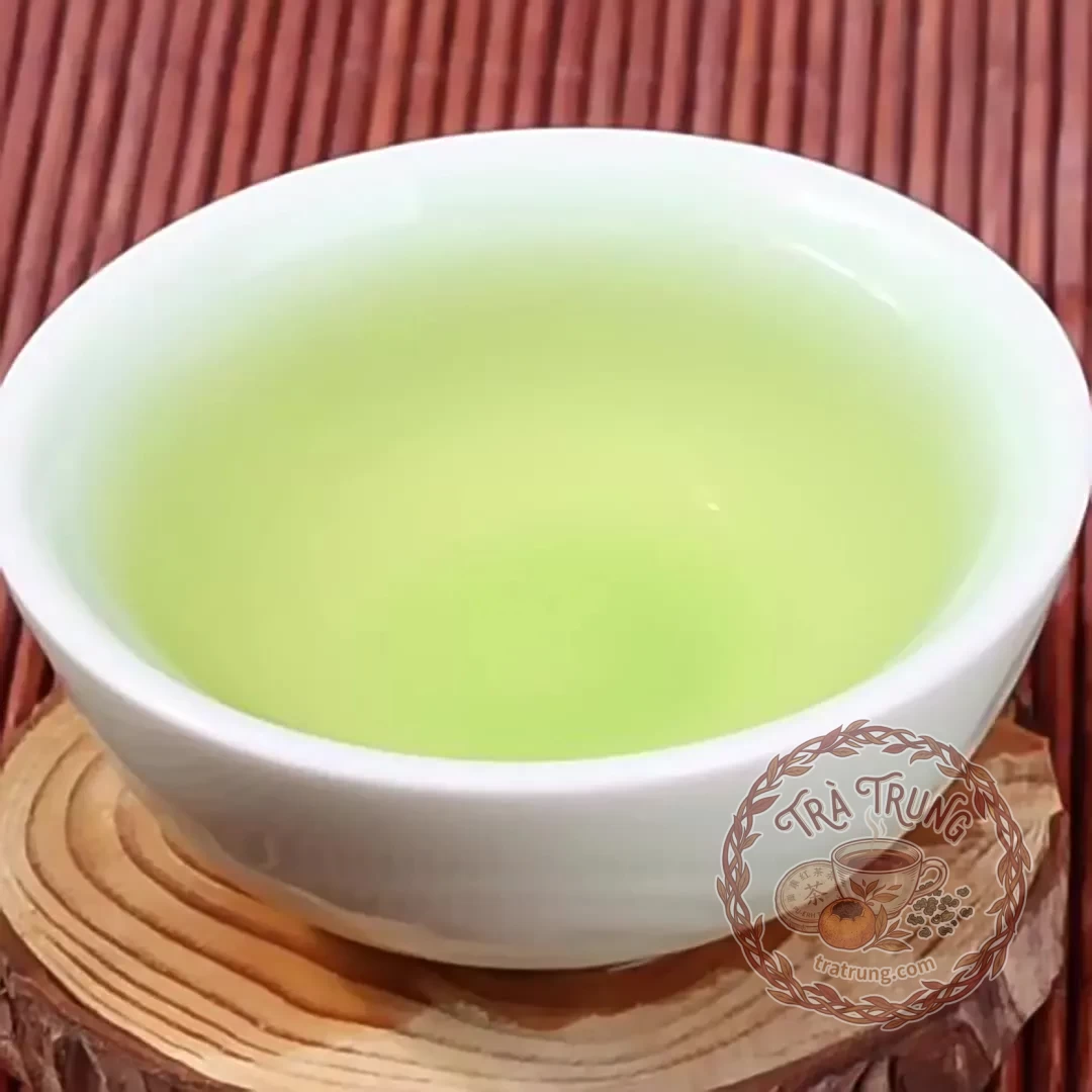 Nước trà thiết quan âm vàng xanh nhạt thanh tao