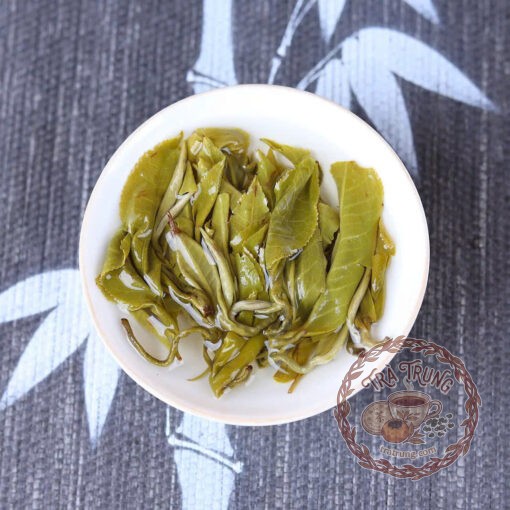 Thưởng thức trà bích loa xuân trong không gian tĩnh lặng