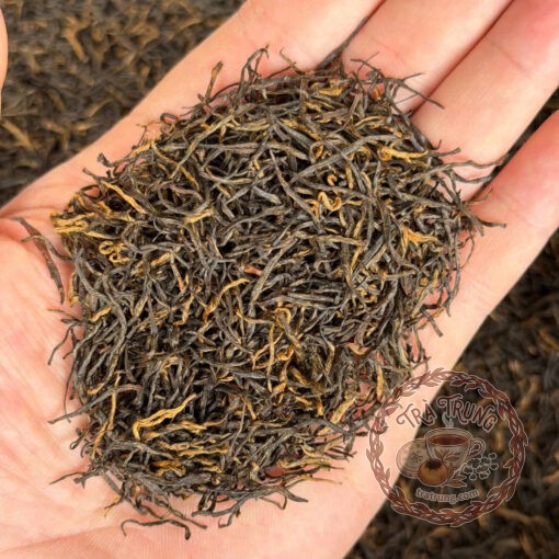 Nước hồng trà kim tuấn mi màu đỏ cam hổ phách sánh mượt