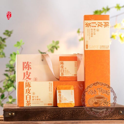 Bạch trà trần bì là thức uống ấm áp giúp lưu thông khí huyết và hỗ trợ tiêu hóa