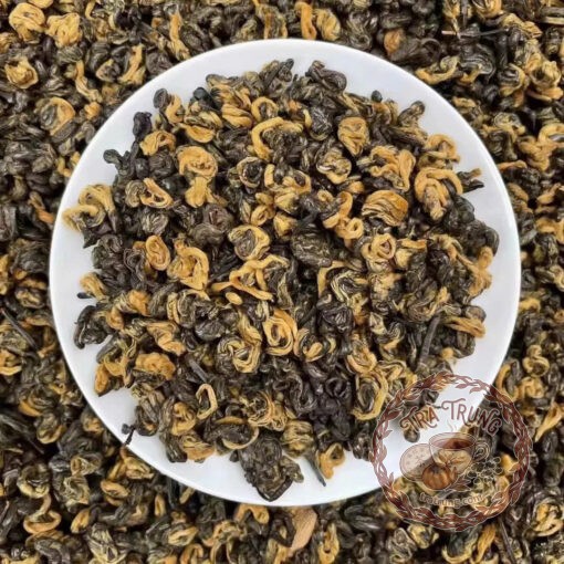 Nước trà điền hồng kim loa màu đỏ hổ phách sánh mượt