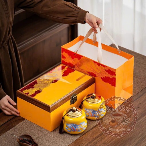 Trà long tỉnh minh tiền là báu vật lục trà xanh hái trước tiết Thanh Minh